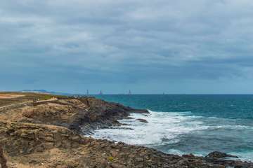 Montañas de agua en la costa de Telde (Foto Antonio Rico)